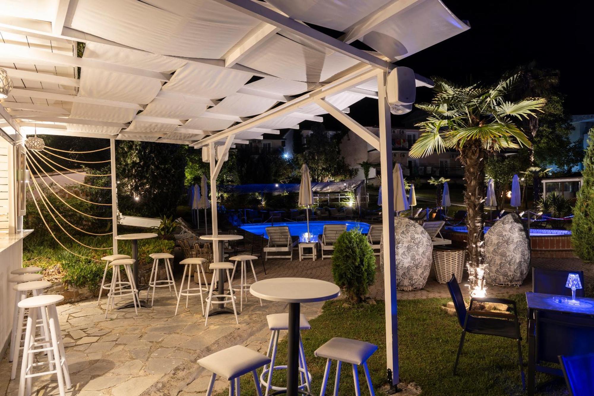 Jenny, Siviri Hotel Luaran gambar