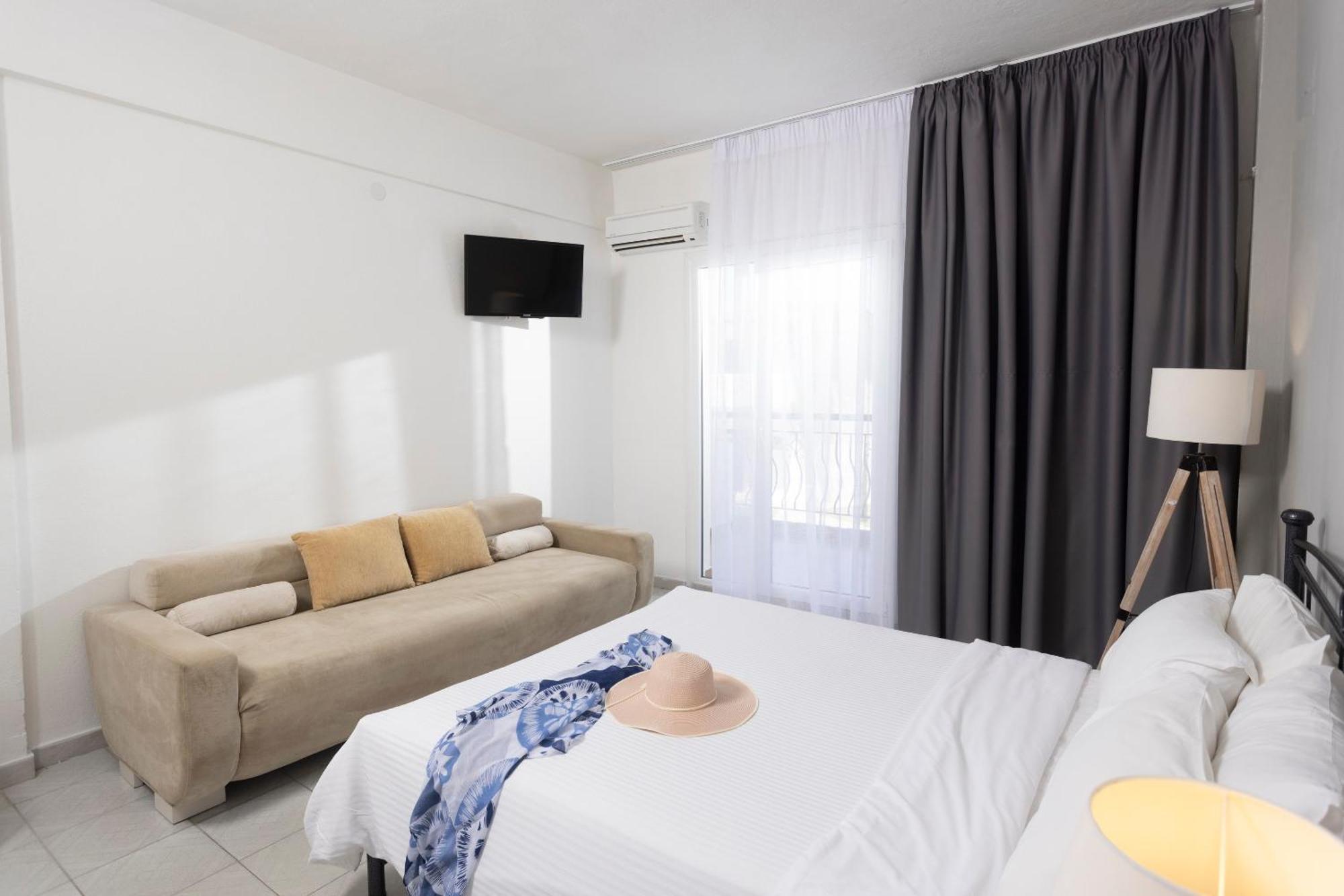 Jenny, Siviri Hotel Luaran gambar