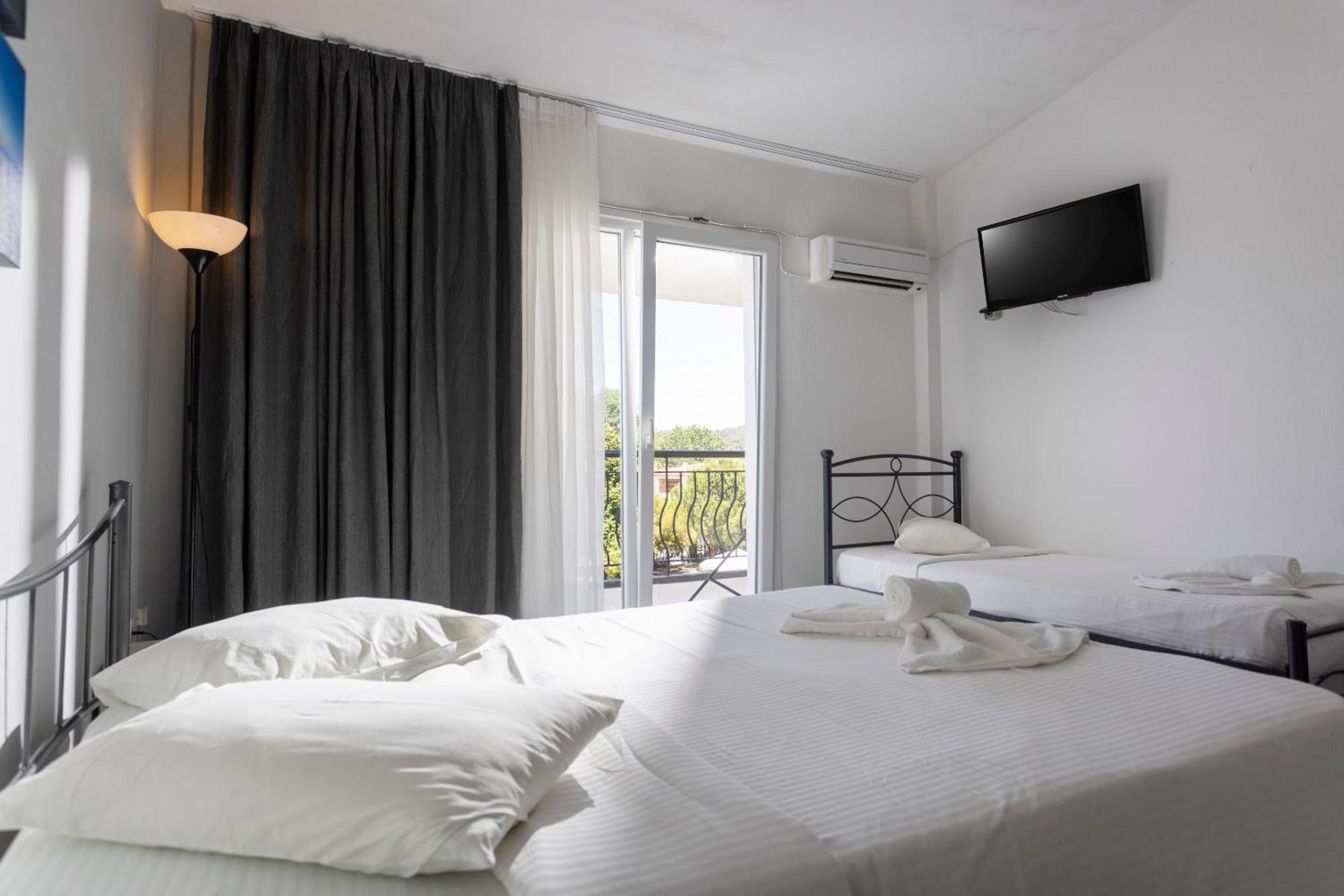 Jenny, Siviri Hotel Luaran gambar