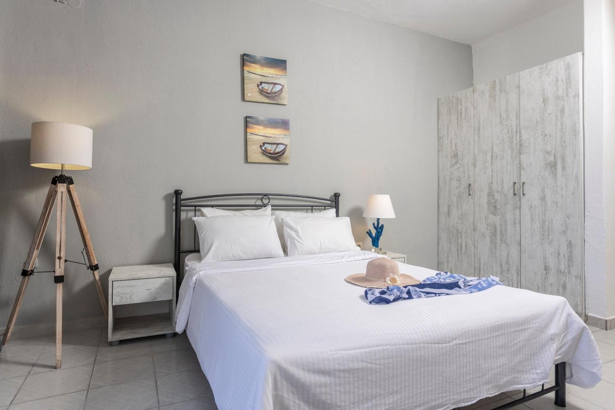 Jenny, Siviri Hotel Luaran gambar